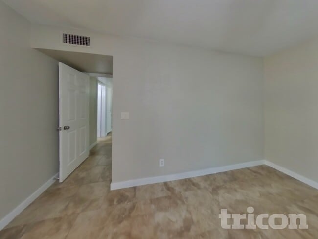 Building Photo - 8434 S 19th St