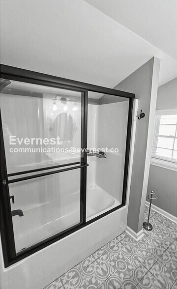 Building Photo - 5501 St Elmo Ave