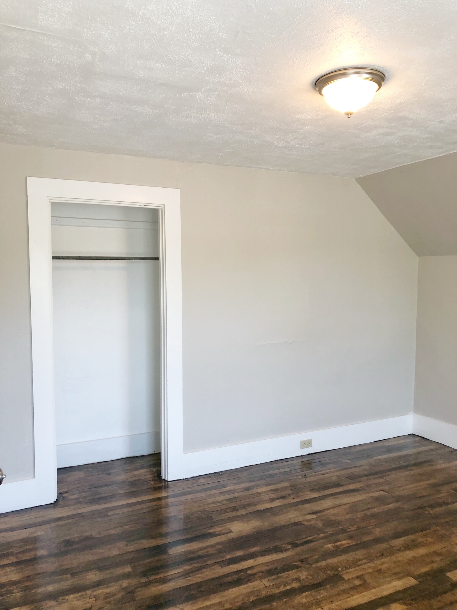 Bedroom 2 (upstairs) - 930 Stillwater Ave