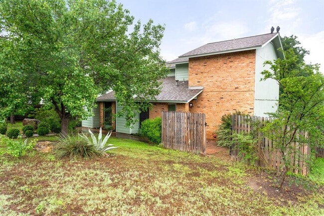 Building Photo - 3222 Tamarron Blvd