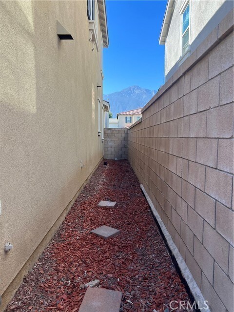 Building Photo - 9735 La Vine Ct