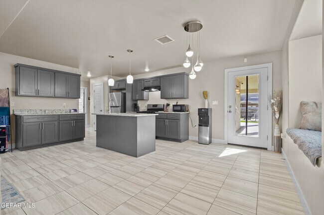 Building Photo - 14724 Mountain Breeze Ave