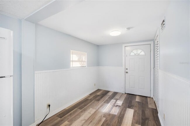 Building Photo - 2000 43rd St S