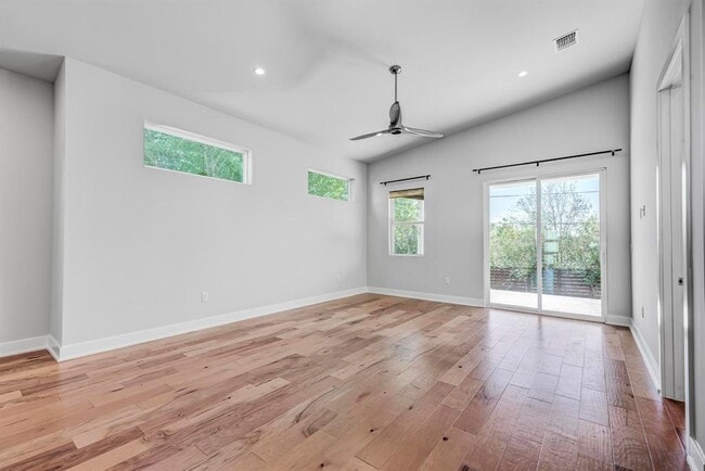 Building Photo - 6401 Keegans Dr