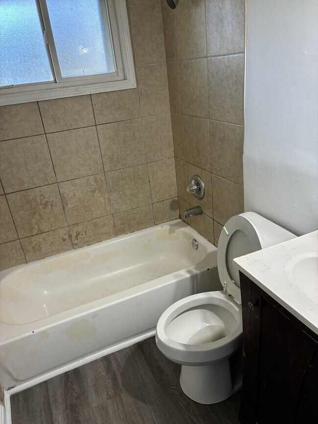 Building Photo - 116 S 45th St