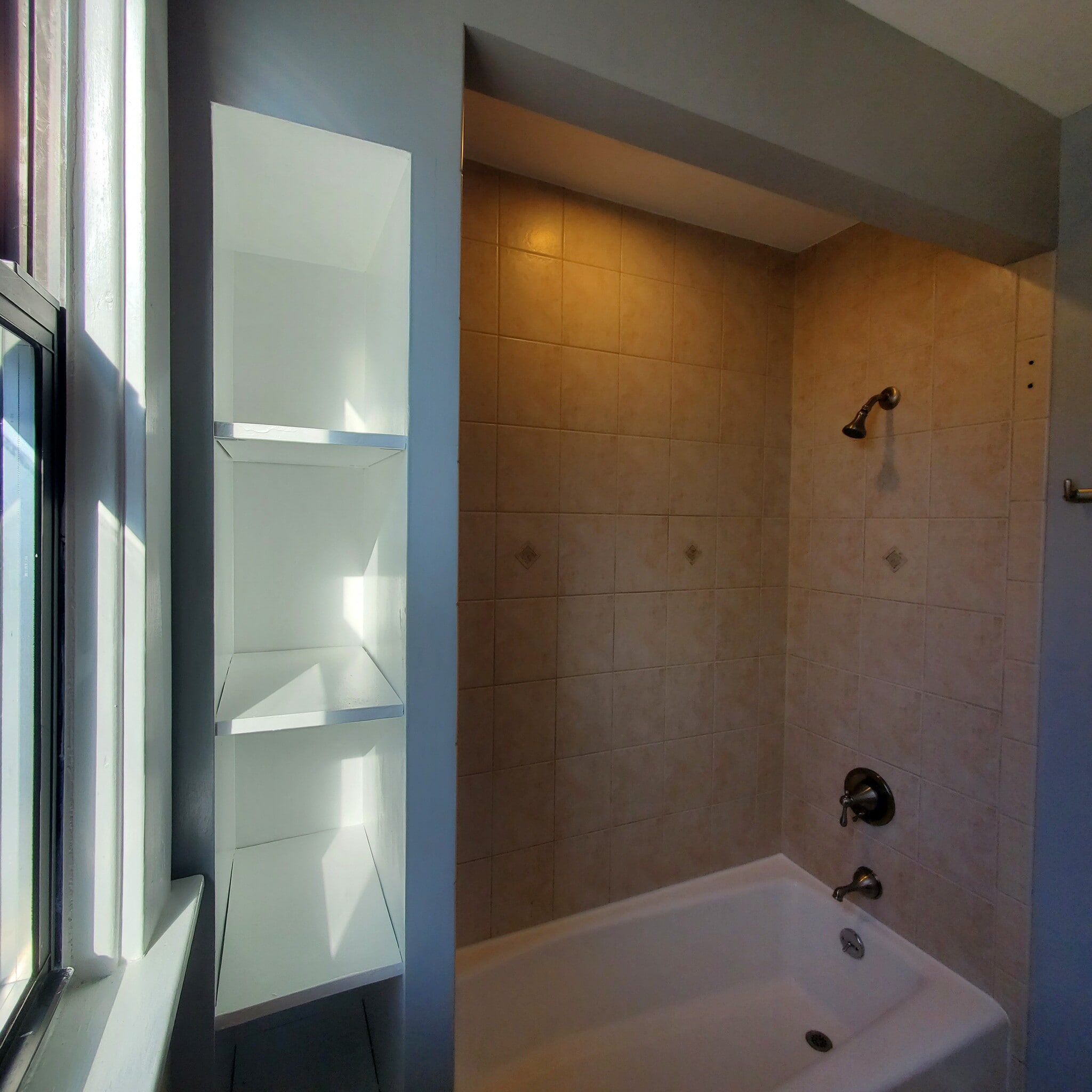 Building Photo - 3047 Feltz Ave