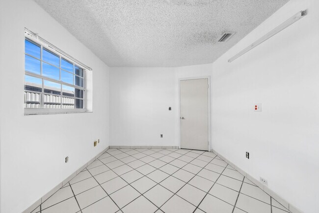 Building Photo - 11620 SW 179th Terrace