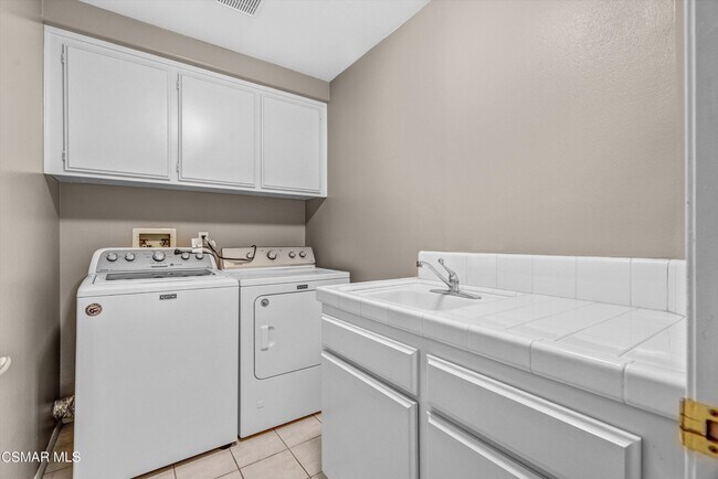 Building Photo - 4759 Rhapsody Dr