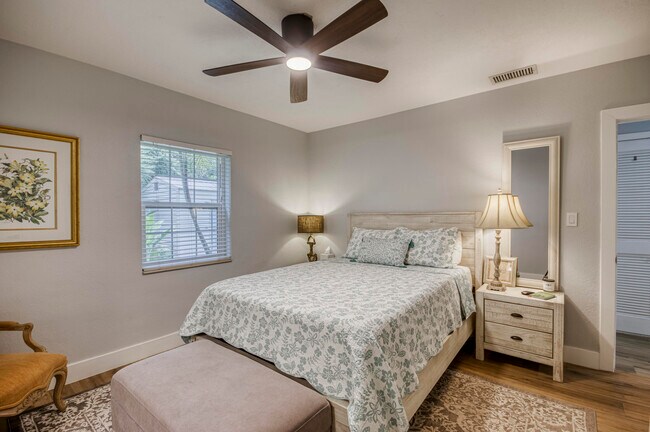 Building Photo - 404 S Caloosahatchee Ave
