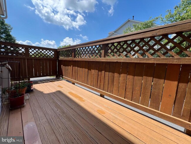 Building Photo - 6030 Helmsman Way