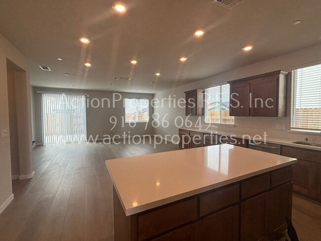 Building Photo - Action Properties Offering Roseville Solar: Inspiration Village Community Gated: 3 Bedroom 3 Bath...