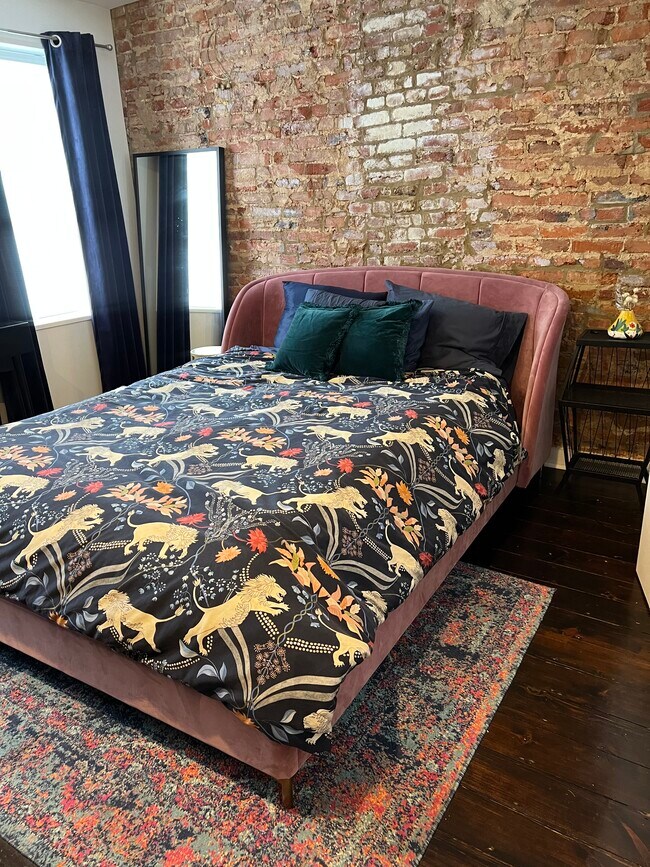 Building Photo - 2340 E Boston St