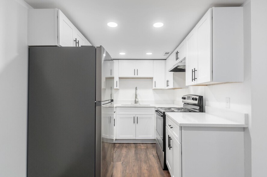 Building Photo - 45 Governor Pl