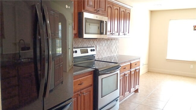 Building Photo - 2703 SW Ledbury Cove