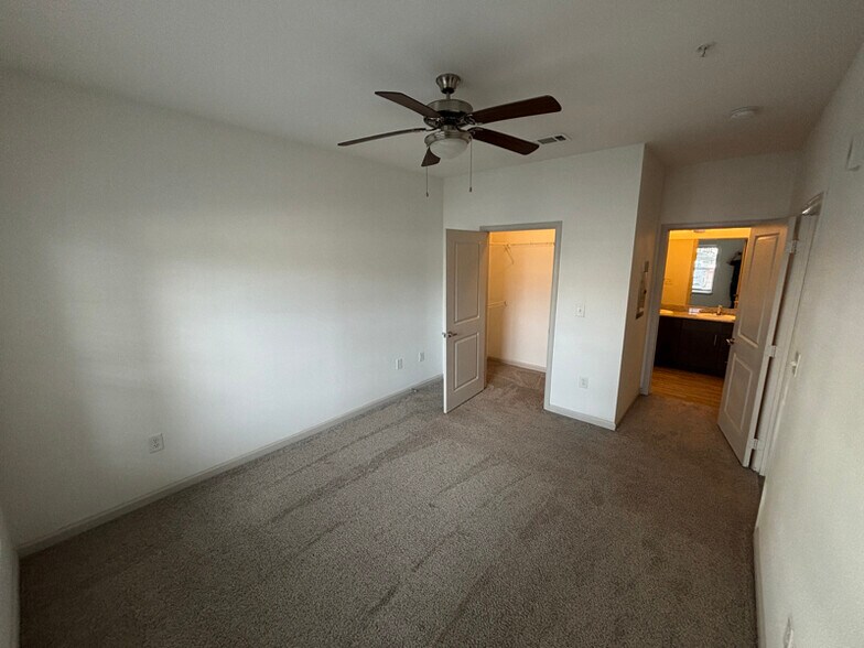 Building Photo - 1271 Sadler Drive