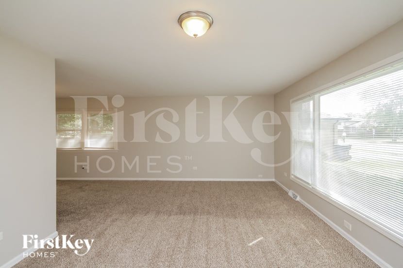 Building Photo - 438 E 191st Pl