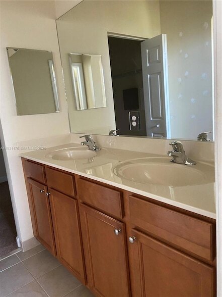 Building Photo - 12446 Emerald Creek Ct