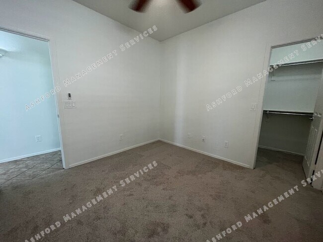Building Photo - BEAUTIFUL 3 BEDROOM 2 BATHROOM HOUSE FOR R...
