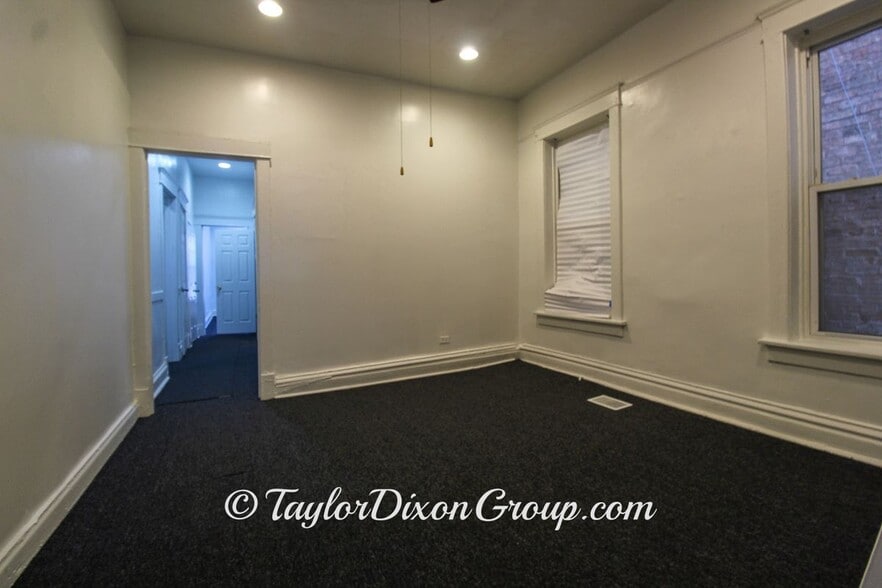 Building Photo - 4249 W Maypole Ave