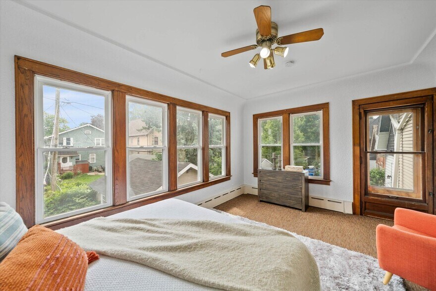 Upper Bedroom - 2856 N Frederick Ave