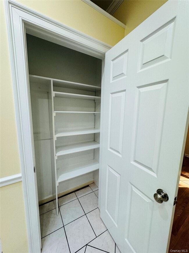 Building Photo - 8 Rockledge Ave