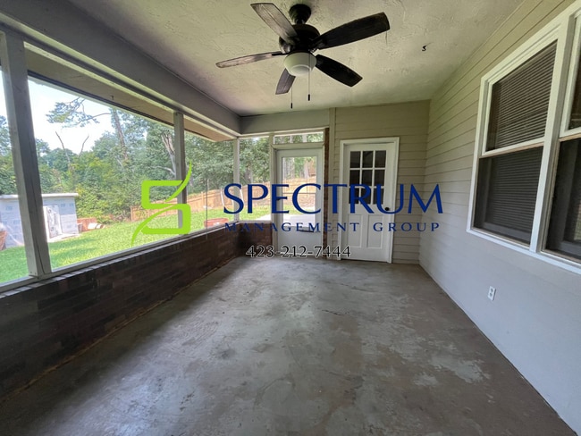 Building Photo - 723 White Oak Cir