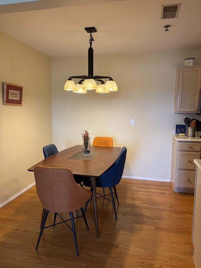 Building Photo - 57 Hunt Club Dr