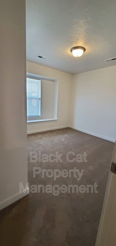 Building Photo - 10679 W New Berlin Dr