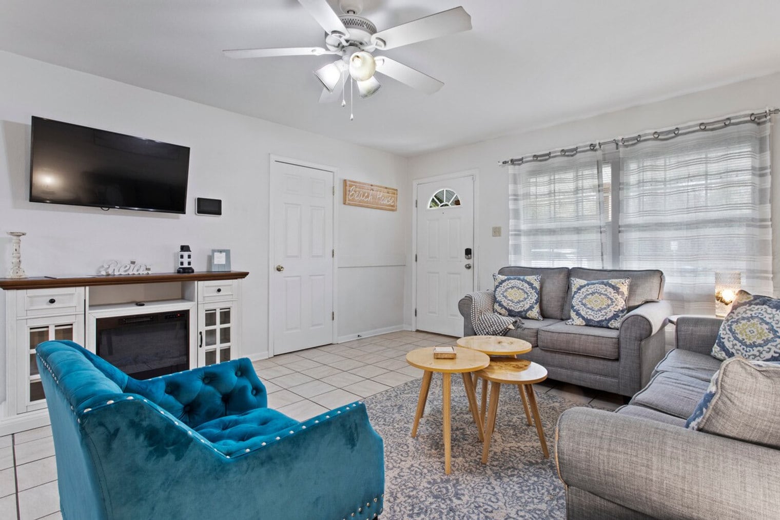 Building Photo - 805 Lewis Ave