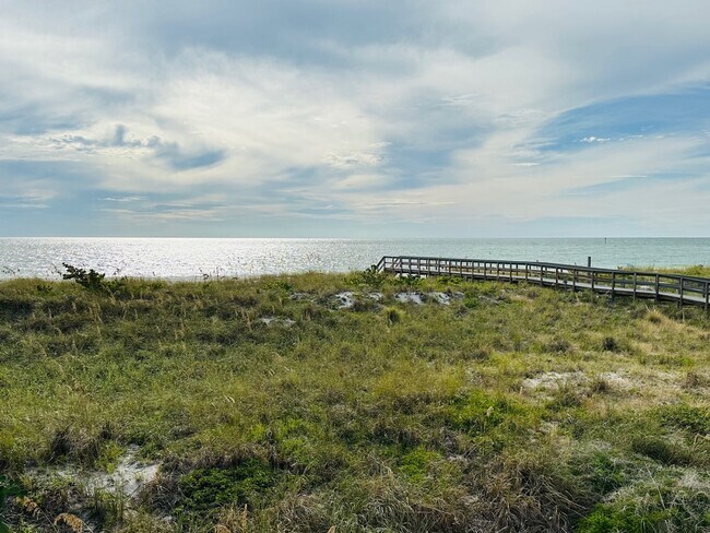 Building Photo - 12274 1st St W