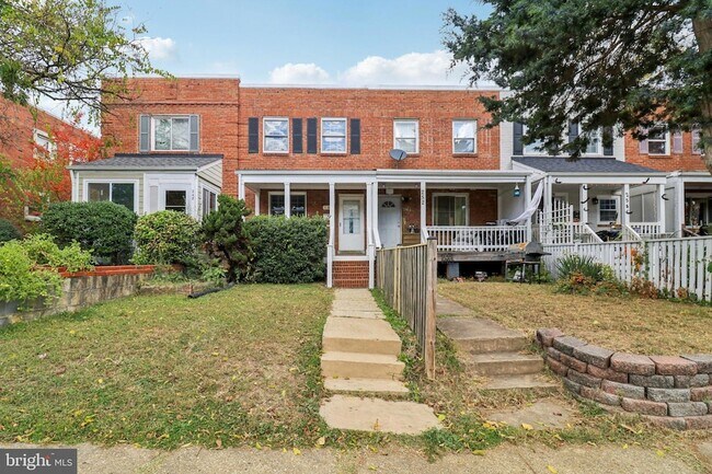 Primary Photo - 250 Lynhaven Dr