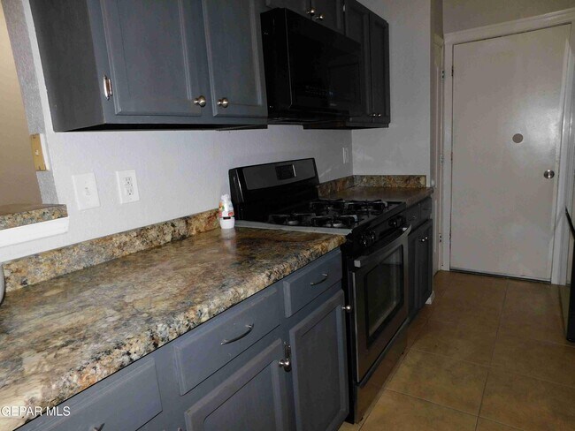 Building Photo - 8609 Pilgrimage Cir