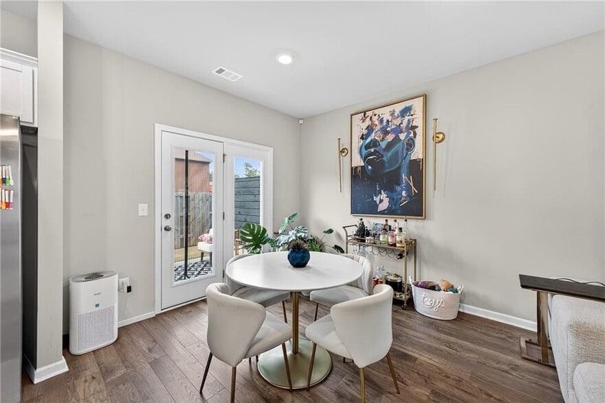 Building Photo - 1104 Elyse Ln