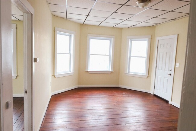 Building Photo - 159 Covel St