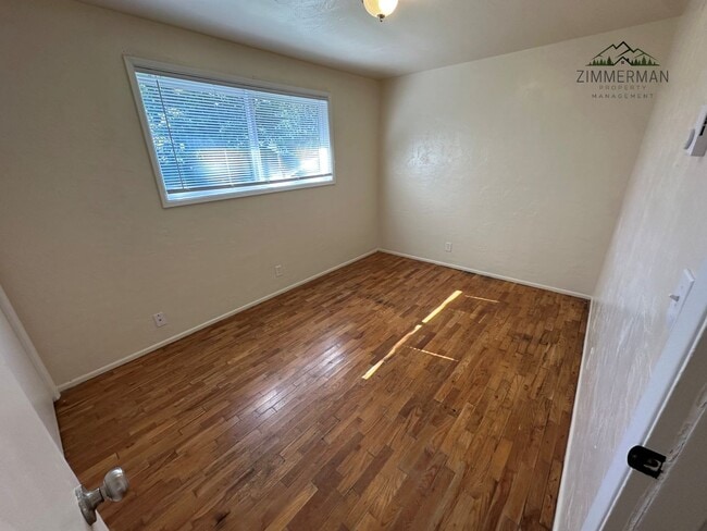 Building Photo - 3793-3795 Redwood Dr