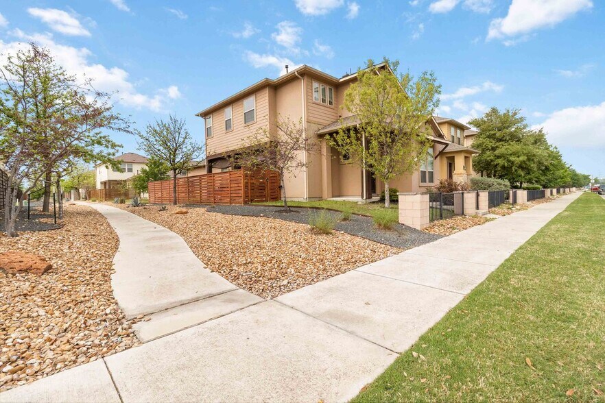 Building Photo - 1614 Frontier Valley Dr