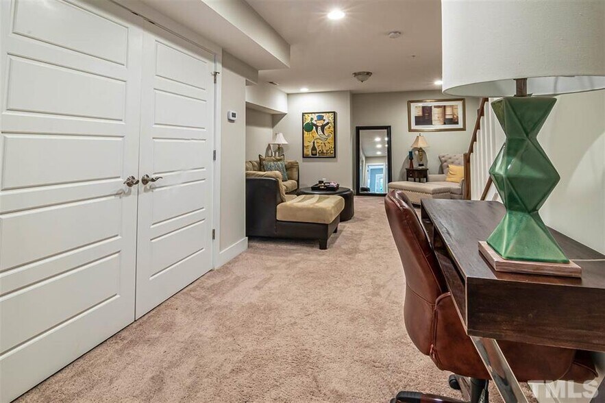 Building Photo - 2800 Bedford Green Dr