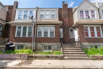 Building Photo - Newly renovated 3 bedroom