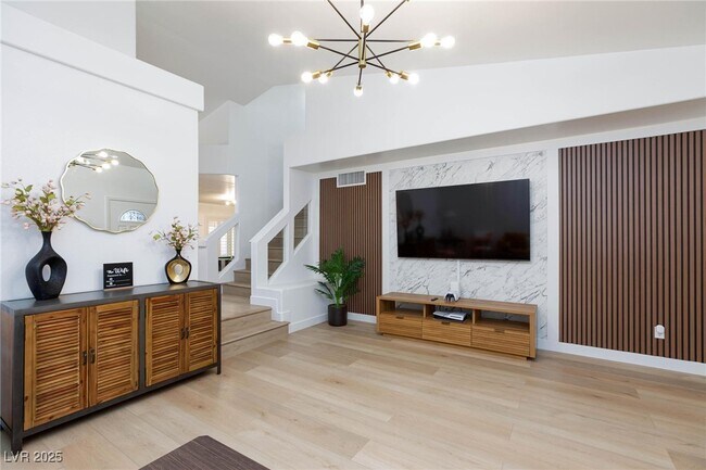 Building Photo - 9762 Silver Dusk Ct