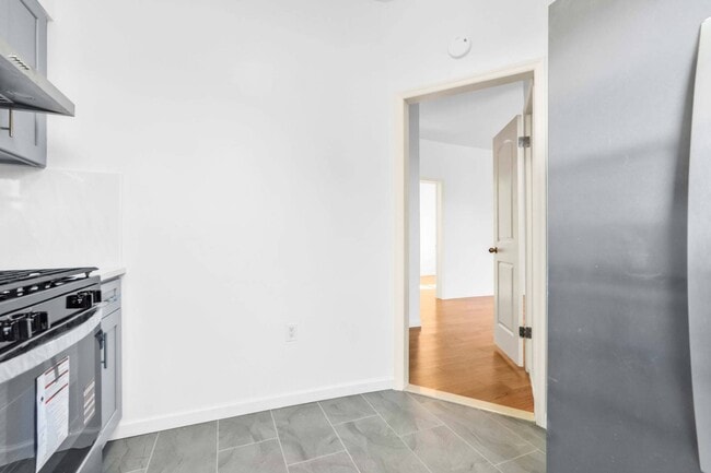 Building Photo - 71-32 Fresh Pond Rd