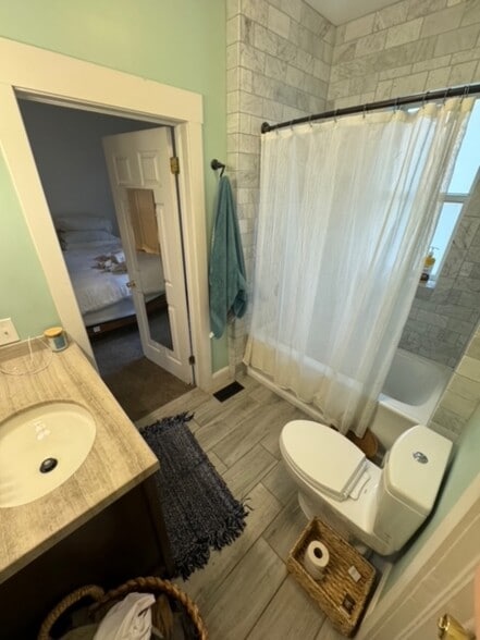 Bathroom 1 - 1333 S 200 E