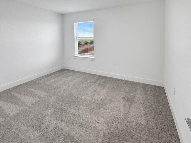 Building Photo - 1420 Carvin Wy