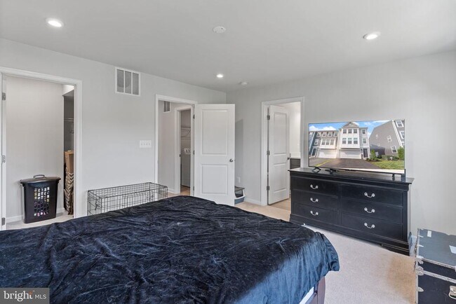 Building Photo - 18277 Summit Pointe Dr
