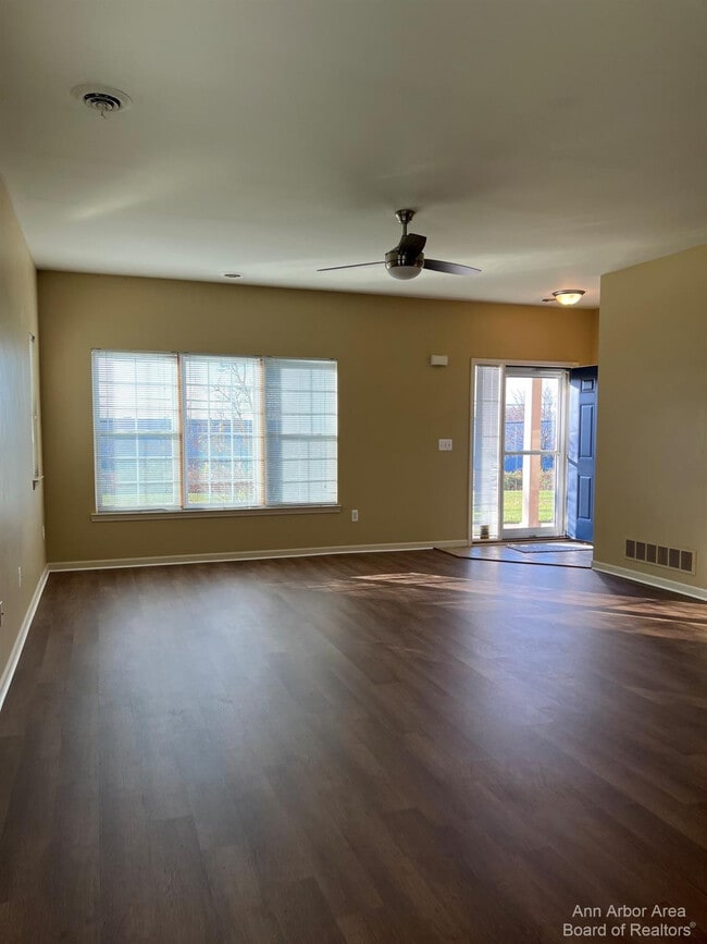 Building Photo - 3073 Cloverly Ct