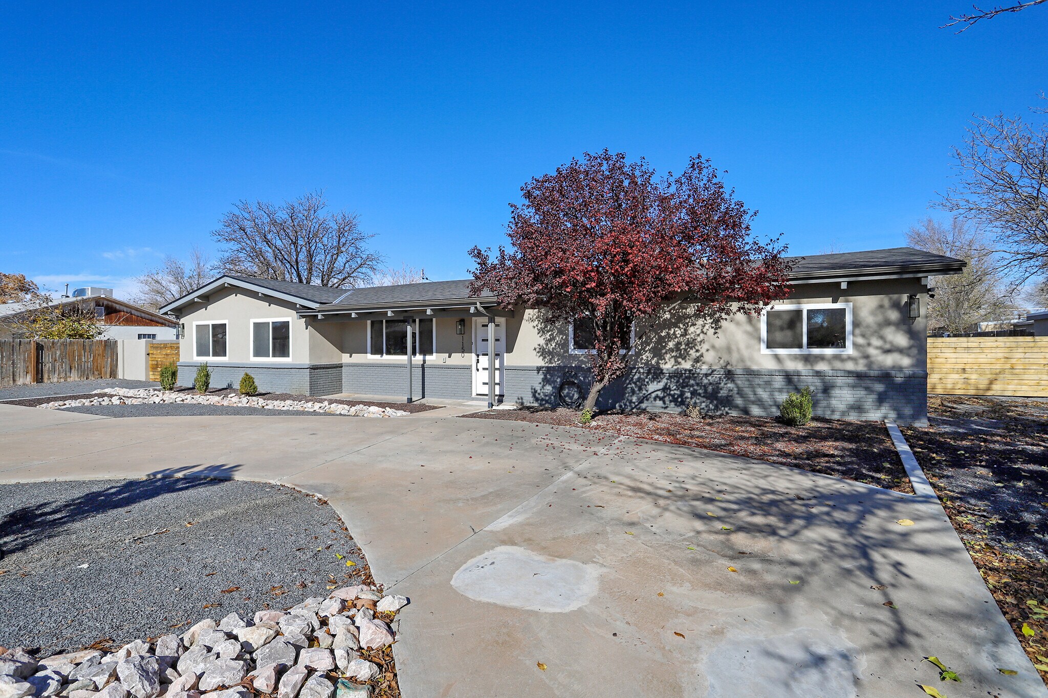 Building Photo - 1150 La Vega Rd