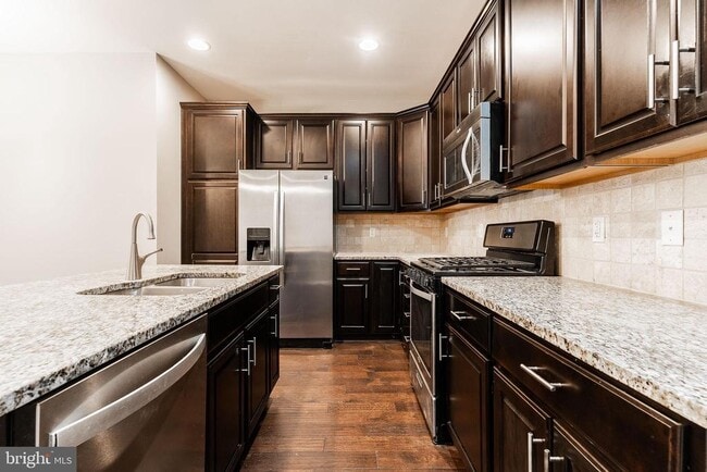 Building Photo - 42769 Keiller Terrace