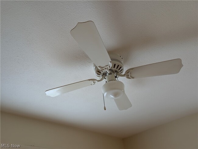 Building Photo - 637 E Wilbeth Rd