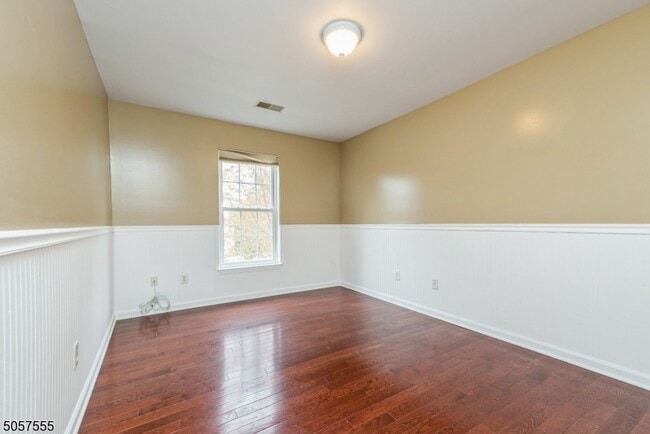 Building Photo - 27 Rolling Views Dr