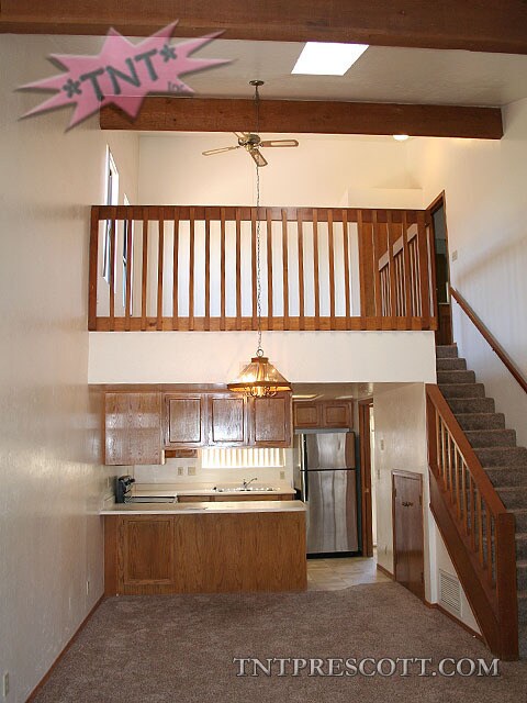 Building Photo - Pine Creek Estates Townhome