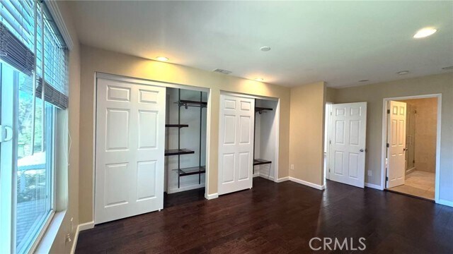 Building Photo - 16 Willow Tree Ln